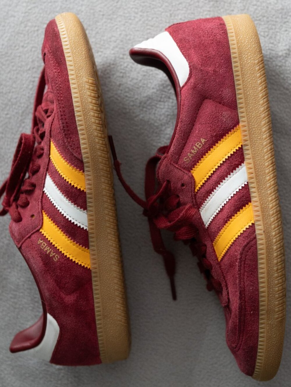 Adidas Samba OG in Suede Collegiate Burgundy Yellow
